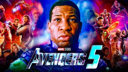 Avengers 5, Jonathan Majors in front of superheroes