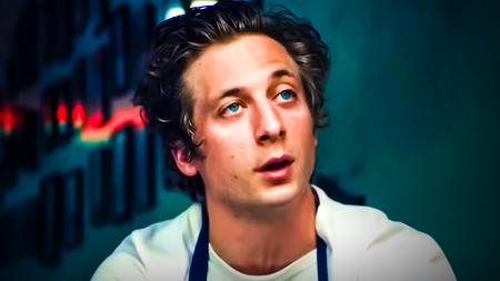 Jeremy Allen White in The Bear show